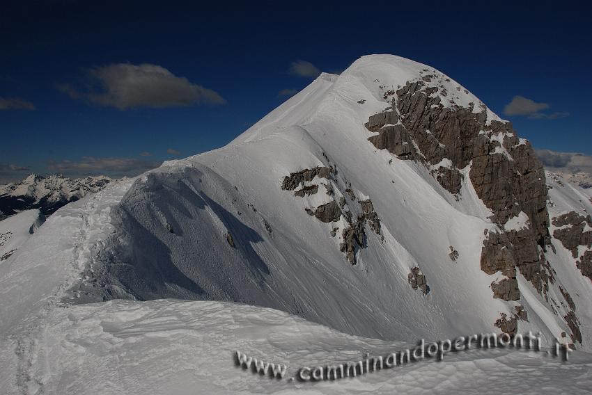 47 Salendo sulla cresta verso la Cima Menna.jpg